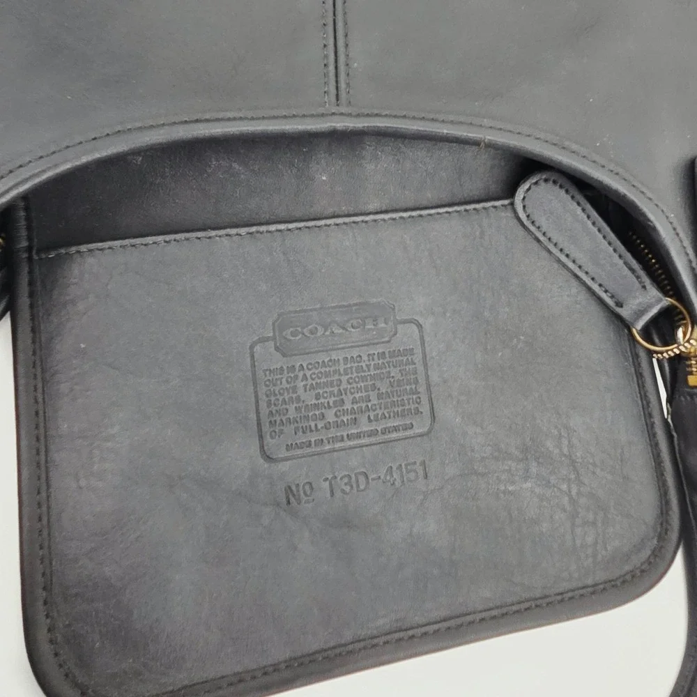 Coach Ergo Style Pocket Zip Black Leather Hobo Shoulder Bag Made in USA Vintage